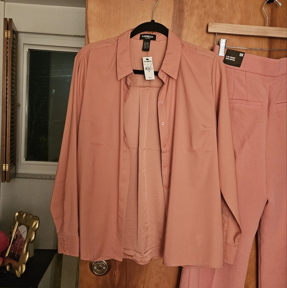 Express suit with matching blouse - Picture 2 of 6